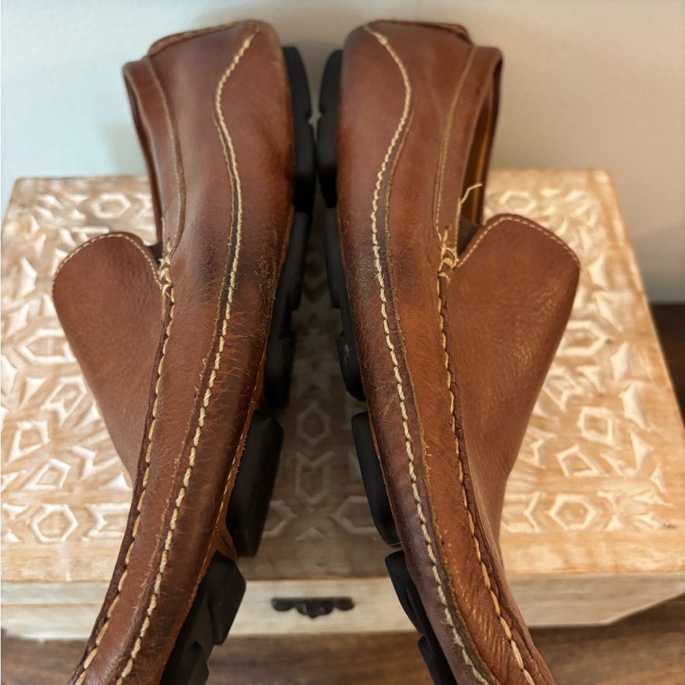 Mercanti Fiorentini | Tan Leather Slip-On Loafers - Picture 3 of 11